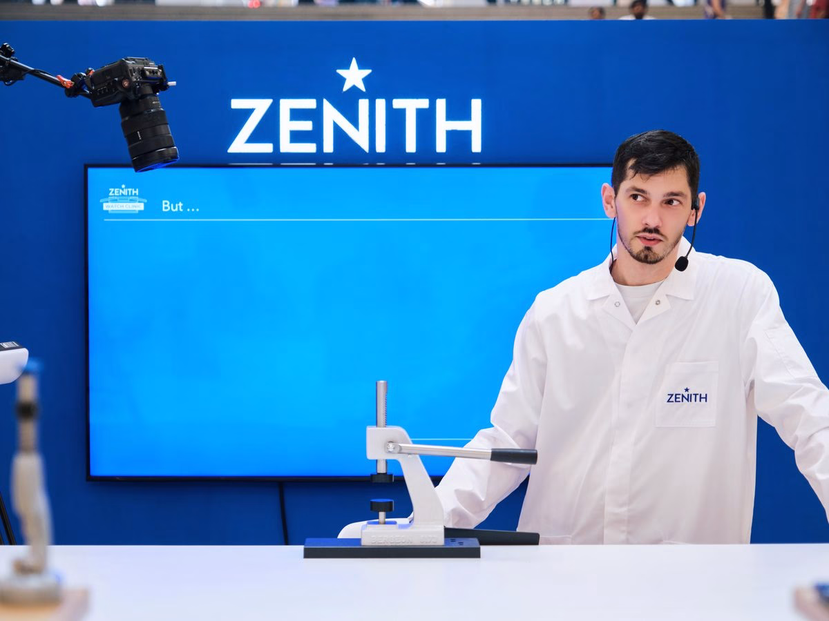 ZENITH watchmaking expert leading the Watch Clinic